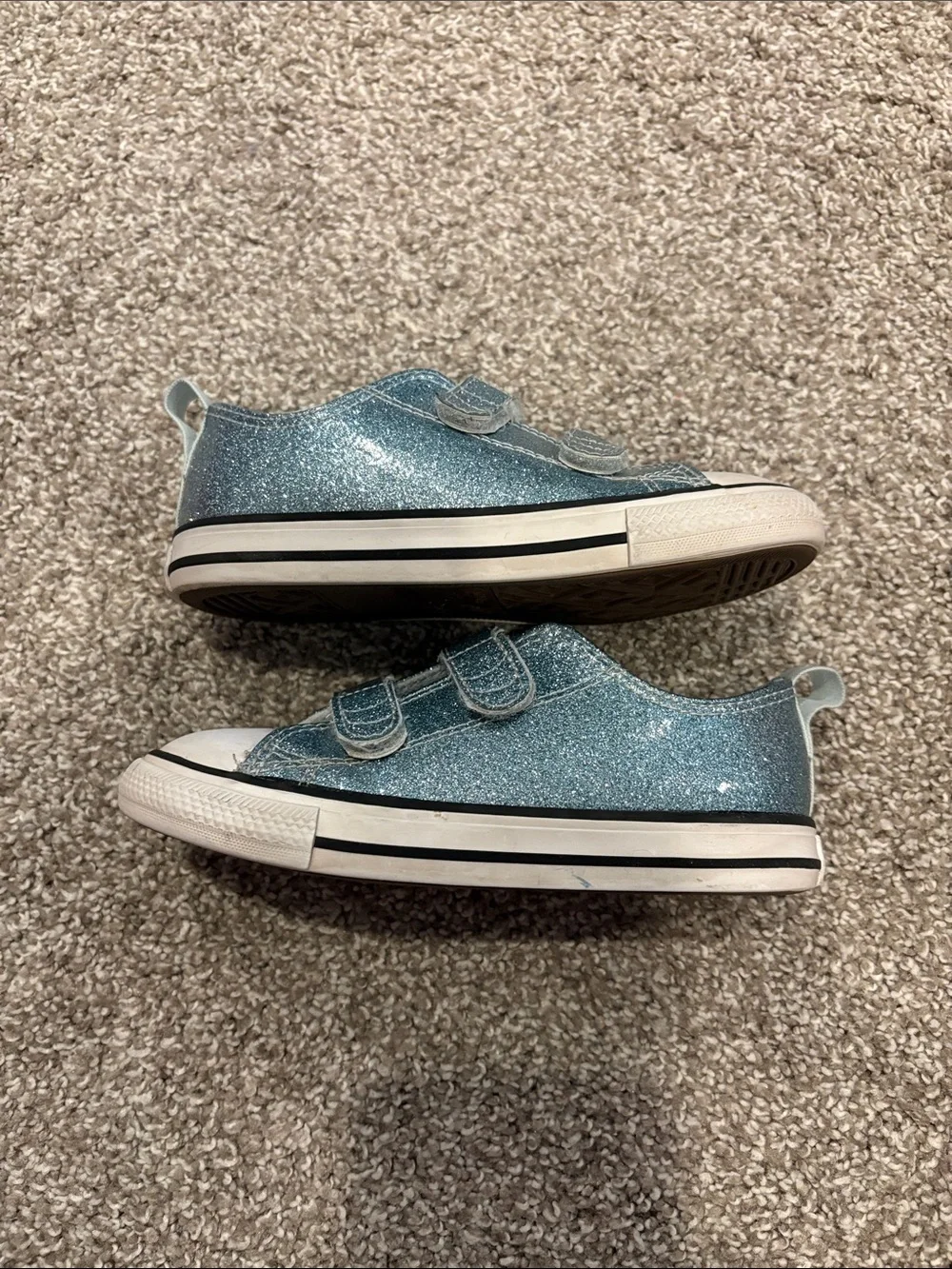 Converse Kids Glitter Velcro Low Top Sneakers in Light Blue